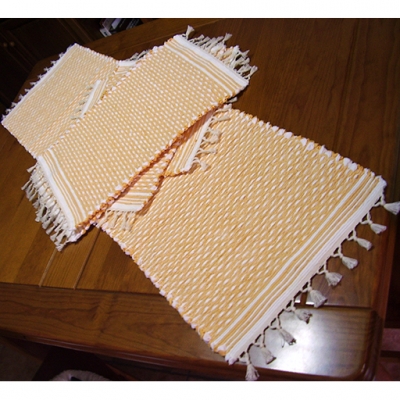 Conjunto de 4 individuais e 1 centro de mesa